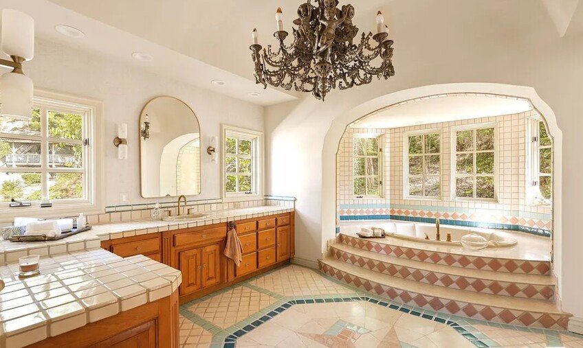 MASTER_BATHROOM
